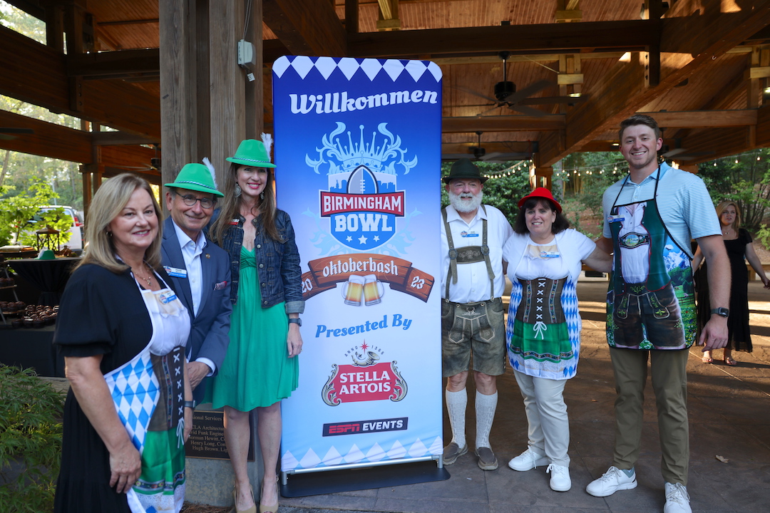 JLabBhamBowl's tweet photo. Thank you to everyone who joined us for our Birmingham Bowl Oktoberbash presented by Stella Artois and Adams Beverages! A special thank you to ESPNโs @colecubelic and Huntsville's Little German Band!๐ป #BhamBowl #Oktoberbash https://t.co/rnR70eXMsz