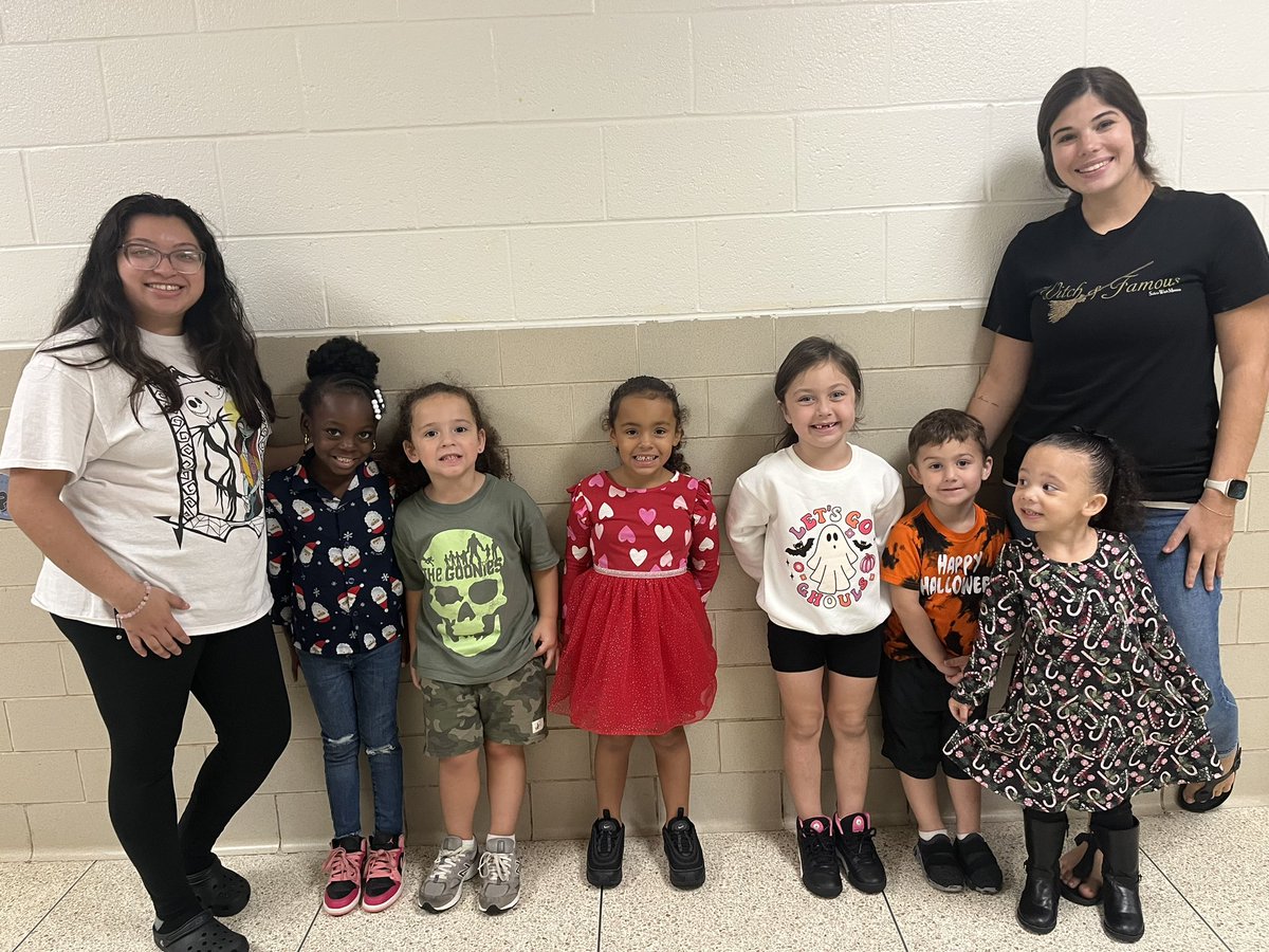 Mrs.Sloan tweet media