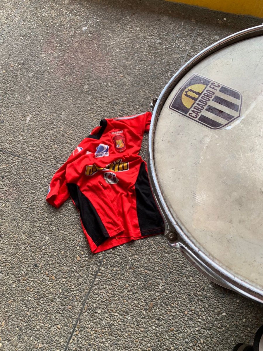 armando_EAB's tweet photo. @LDR_CFC feliz aniversario rosadas 😂 @Caracas_FC el domingo tendrán su regalo 🎁 en Valencia 🇱🇻🇱🇻🇱🇻 https://t.co/QOiw8ge7gJ