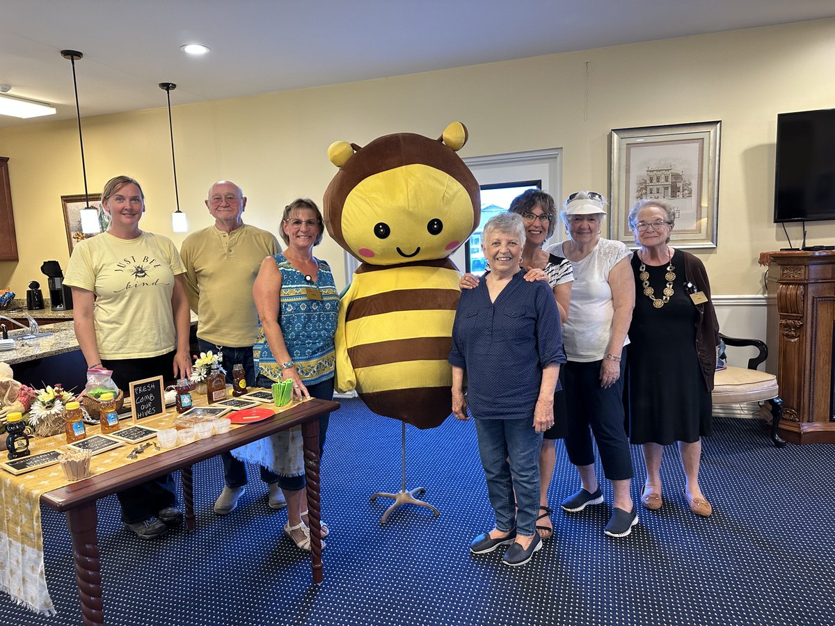 SpringhurstHC's tweet image. What was on the menu for Donuts and Conversation this morning? Well, donuts and coffee of course, but we had a couple of beeeautiful visitors, Erin and Beatrice the Bee!
We learned interesting facts about bees and enjoyed sampling different types of honey!
#VillaLifeIsBeautiful