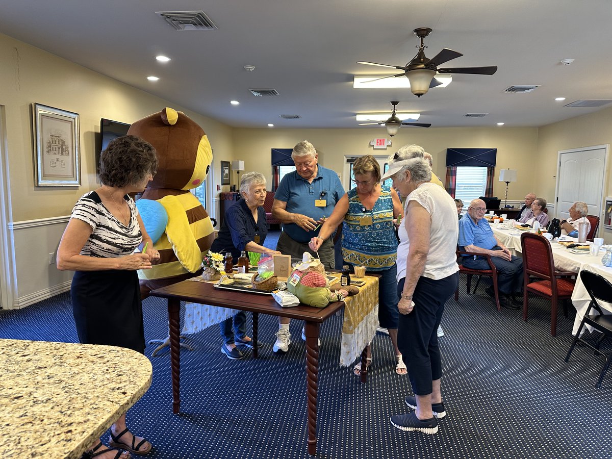 SpringhurstHC's tweet image. What was on the menu for Donuts and Conversation this morning? Well, donuts and coffee of course, but we had a couple of beeeautiful visitors, Erin and Beatrice the Bee!
We learned interesting facts about bees and enjoyed sampling different types of honey!
#VillaLifeIsBeautiful