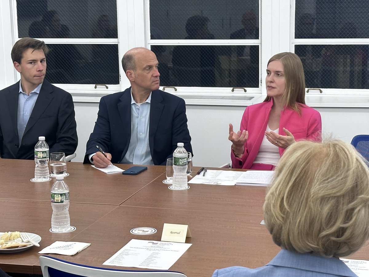 ACG_USA's tweet photo. This evening @ACG_USA Fellow Paula Cipierre of @PalantirTech discusses AI policy in the European Union. https://t.co/x1KCIX0Lit