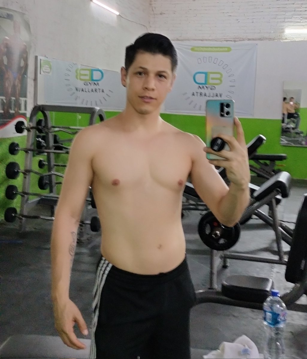 omaryn9's tweet photo. @friedchico #pects #gymmotivation https://t.co/u0KDr5f7VJ