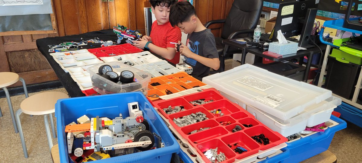 94QDavidDPorter's tweet image. Getting ready for another strong season 🐼👾🤖#FLL #RoboPandas @PS94DavidPorter @PS94Makerspace @PTAofPS94Q @NYCSchools #legorobotics @CSforAllNYC