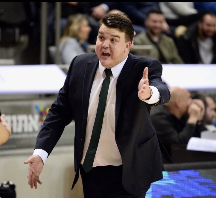 GerardoBlanco65's tweet photo. Con pasos firmes inicia el proceso de renovación de la selección de @FVBbasketball. La designación de @danielseoane  como nuevo coach es un acierto. Se trata de uno de los entrenadores más estudiosos del juego y con valiosa experiencia al lado del "Che" García, su mentor. https://t.co/OkmFTOpqh2
