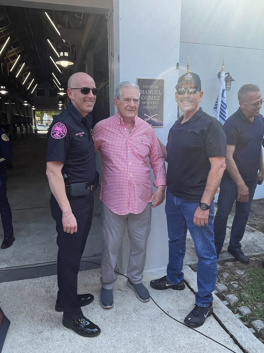 Proud to have attended the renaming of the <a href="/MiamiPD/">Miami PD</a> #MountedPatrol stables after Retired Officer Manny Gomez, who was the embodiment of #CommunityPolicing during his 27 years of service to the people of #Miami.