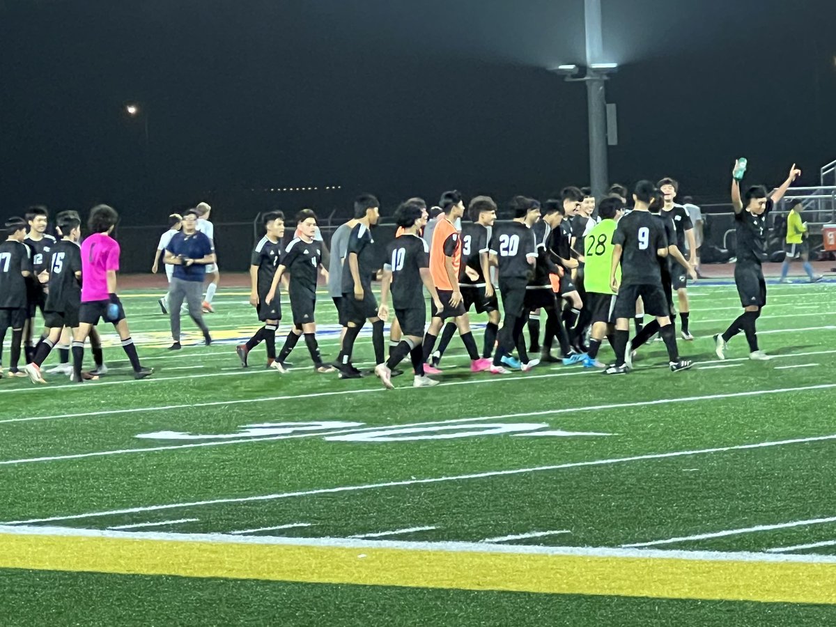 hcwolvesathletics tweet media