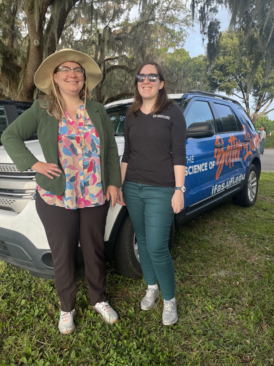 Florida4H's tweet photo. Our friends at @UF_IFAS showing off their #4HSpirit during #4HWeek!
#TheBestFL4HSpiritDayEver https://t.co/BR9XxjxjYU