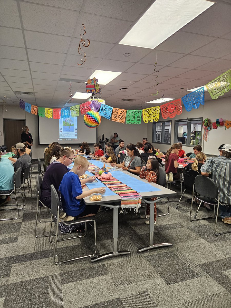 joyjstew's tweet photo. Great evening of culture, crafts, and arts celebrating Hispanic Heritage at Magnolia Intermediate. https://t.co/MrxL6sjH9Q