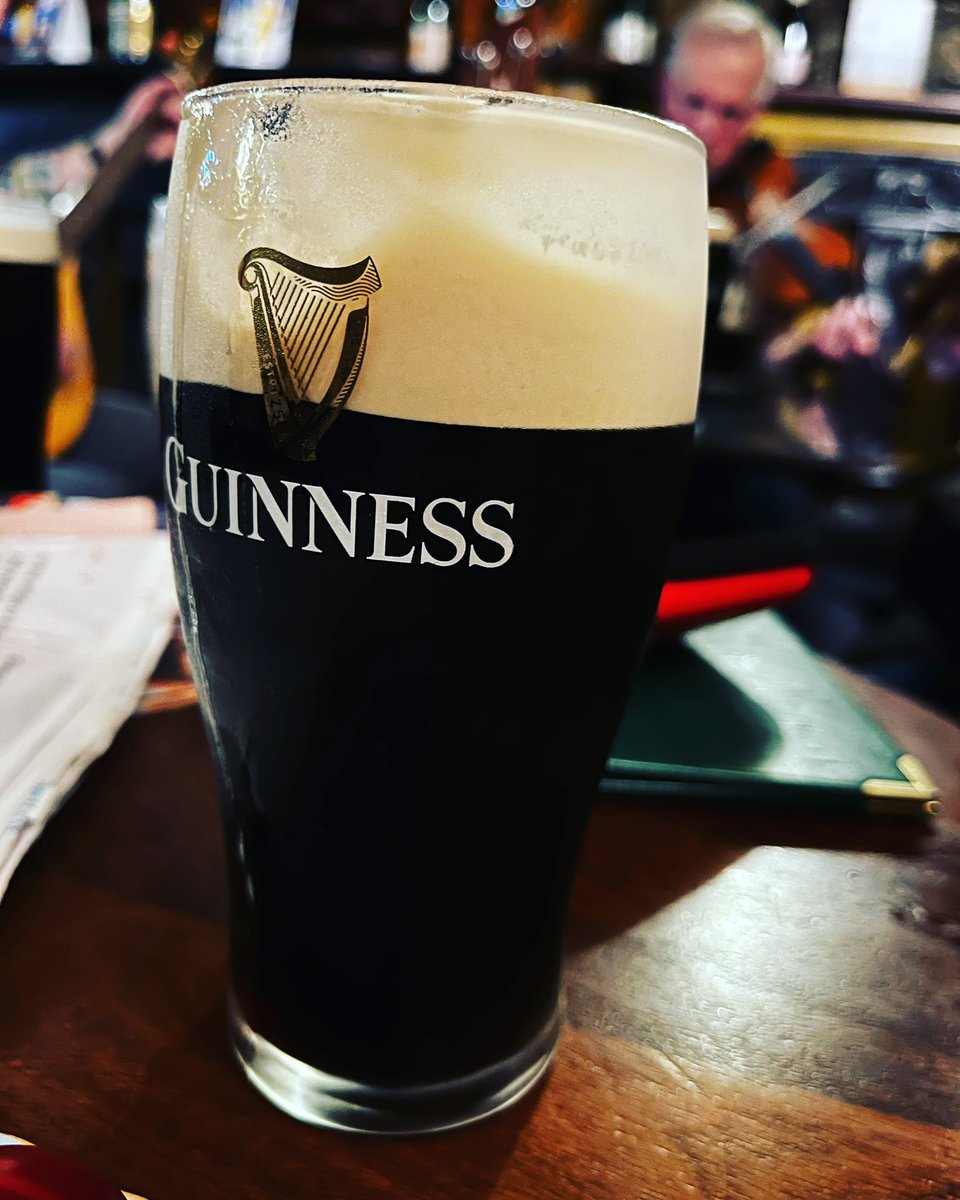 Pints and tunes! <a href="/GibneysMalahide/">Gibney's Malahide</a> #TheBand! <a href="/ScarecrowUnion/">Scarecrow Union</a>