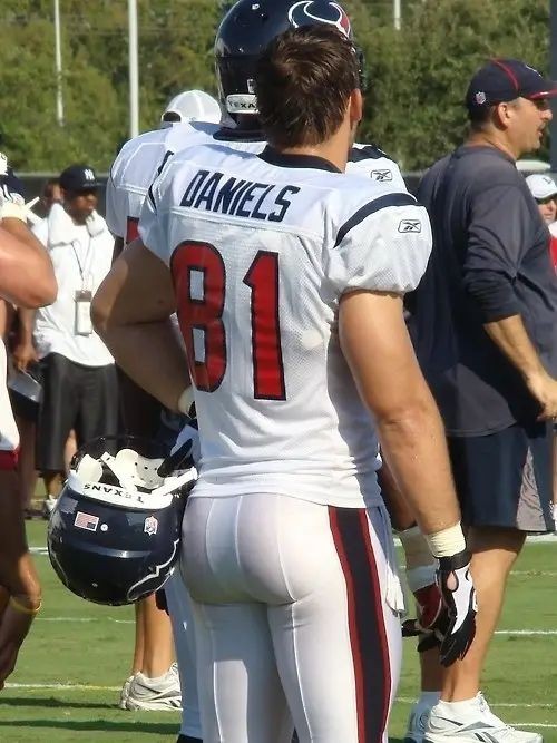 NFLHUNKS's tweet photo. Ft. @owendaniels 🏈🔥
#nflhunks #owendaniels https://t.co/pTZpwZb2Ea