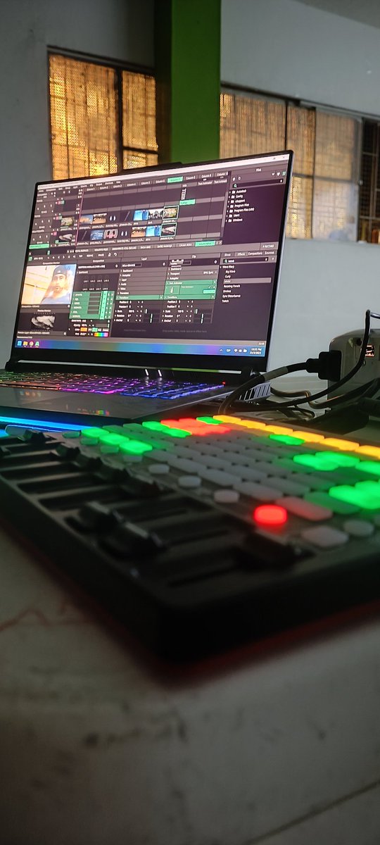 NoireViz's tweet image. Metas claras y música oscura.
#vj #resolume #visualart