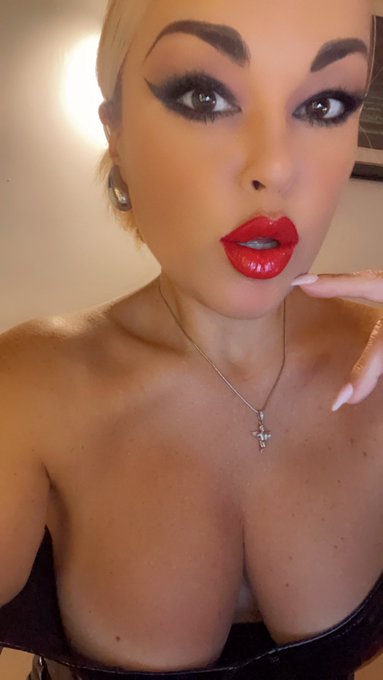 On #mistress https://t.co/Ex0UkmMnXR<a href="/tag/mistress"class="tags">#mistress</a>