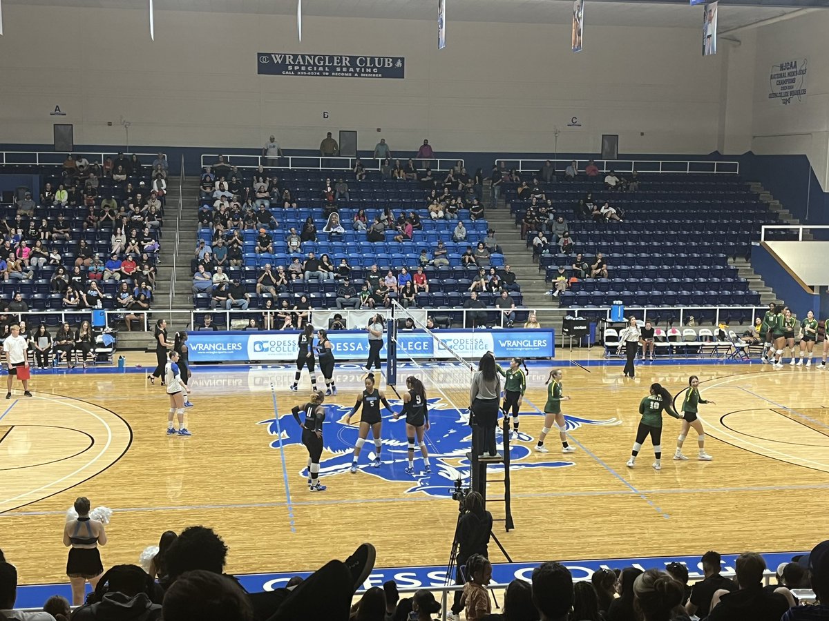 AutumnZ66575753's tweet image. The girls are killing it right now! Go Wranglers! #OCXchange #TweetOC #OCAllIn