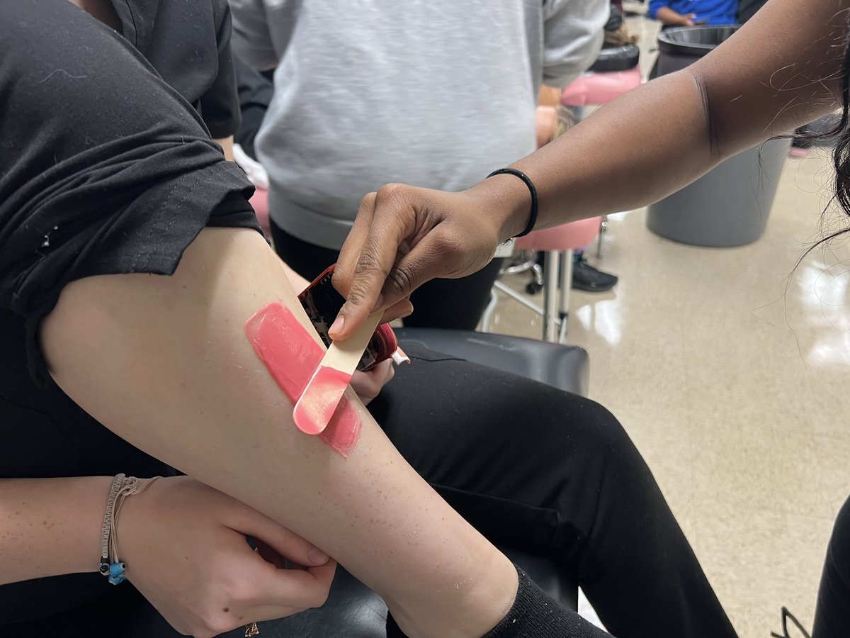 Our students aren't just hitting the books; they're getting hands-on experience in the world of waxing! From theory to practice, we're shaping well-rounded professionals.  #SkillsMatter #GettinItDone   #NewHorizonsCTE #LeadBoldly #WeAreNewHorizons 
@NHREC_VA