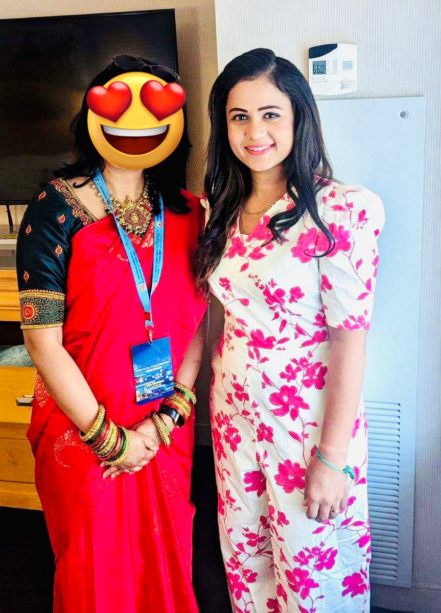 chillairunga168's tweet photo. @iamManimegalai had a lovely meet up with you in California 🤩 !!! You were such a happy soul and sweetest of all 🥰
I know am posting this very late 🫣!!!
#cookwithcomali
#Cwc
#Manimegalai
#cookwithcomaliseason4 https://t.co/84uLEGzJW1