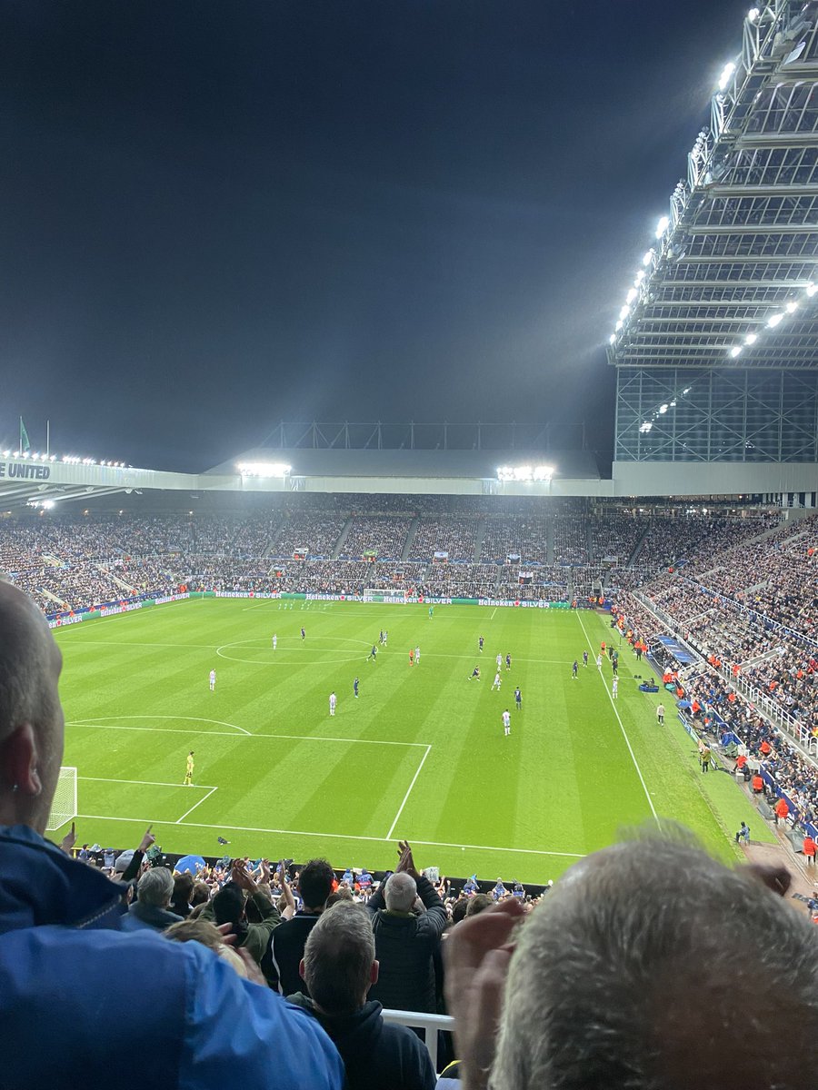 tomhowie9's tweet photo. A night to remember ⚫️⚪️ #NUFC https://t.co/sZM2Asx4Oo