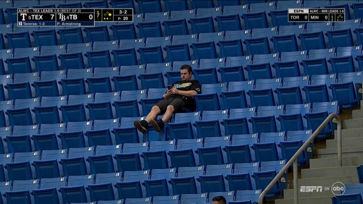 Baseball Doesn't Exist tweet media