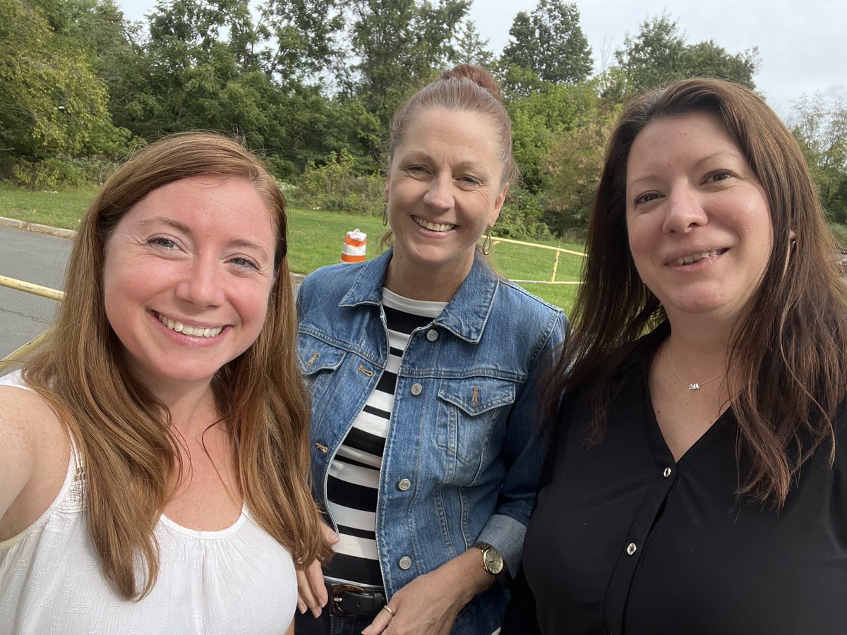 Happy retirement to <a href="/DarcySavin_FTPS/">Darcy Savin</a> after 30yrs in education &amp; always an advocate for our littlest learners. ⛱️☀️🚙