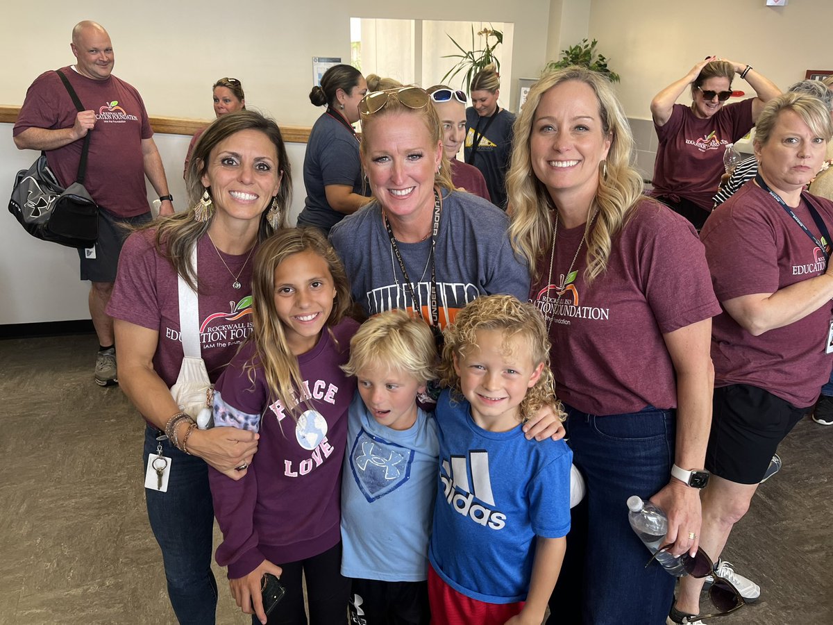 drmjohnston10's tweet photo. Thank you to @ToyotaRockwall for your support at our @rockwallschools Wellness Walk! We appreciate Student Services for organizing this! Appreciate these @RockElemC_I principals coming out! #WeLeadTX https://t.co/GEF8eua46W