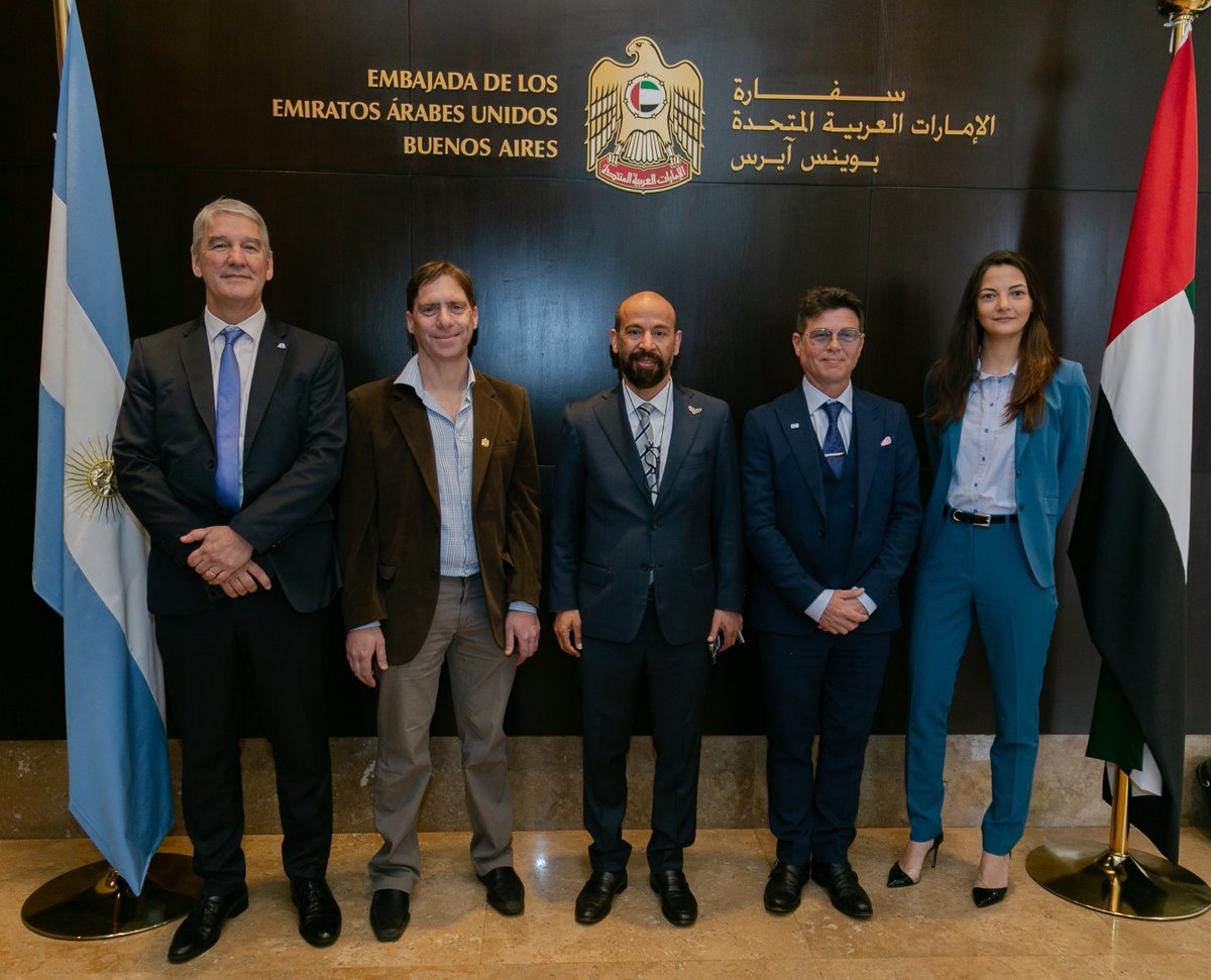 🇦🇷🇦🇪Con destacados emprendedores Tecnologicos y Sector Publico, en el lanzamiento de la iniciativa <a href="/uaetechinvest/">Emirates Tech & Invest</a> en la Embajada <a href="/UAEEmbassyBA/">UAE Embassy - Buenos Aires</a>.
Junto al Embajador Saeed Abdullah Al Qemzi, Ministro de CyT <a href="/FilmusDaniel/">Daniel Filmus</a> + Martin Ridley <a href="/DubaiChambers/">Dubai Chambers</a>.Excelente jornada de Trabajo!