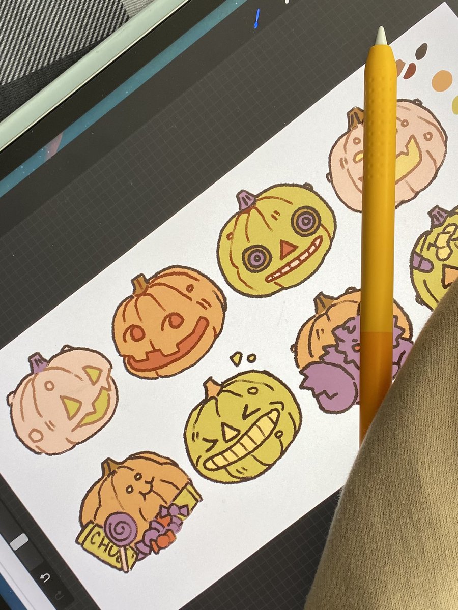ccuriocatt's tweet photo. Making some fall pumpkin stickers/emojis! <<33 🎃 https://t.co/FNtimGj0jR