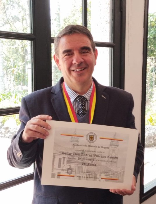 Nuestro miembro fundador, don Andrés Villegas Cortés, miembro de número de la
Academia de Historia de Bogotá.