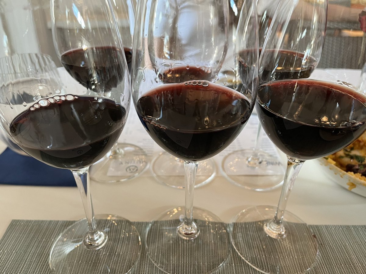 dallaswinechick tweet media