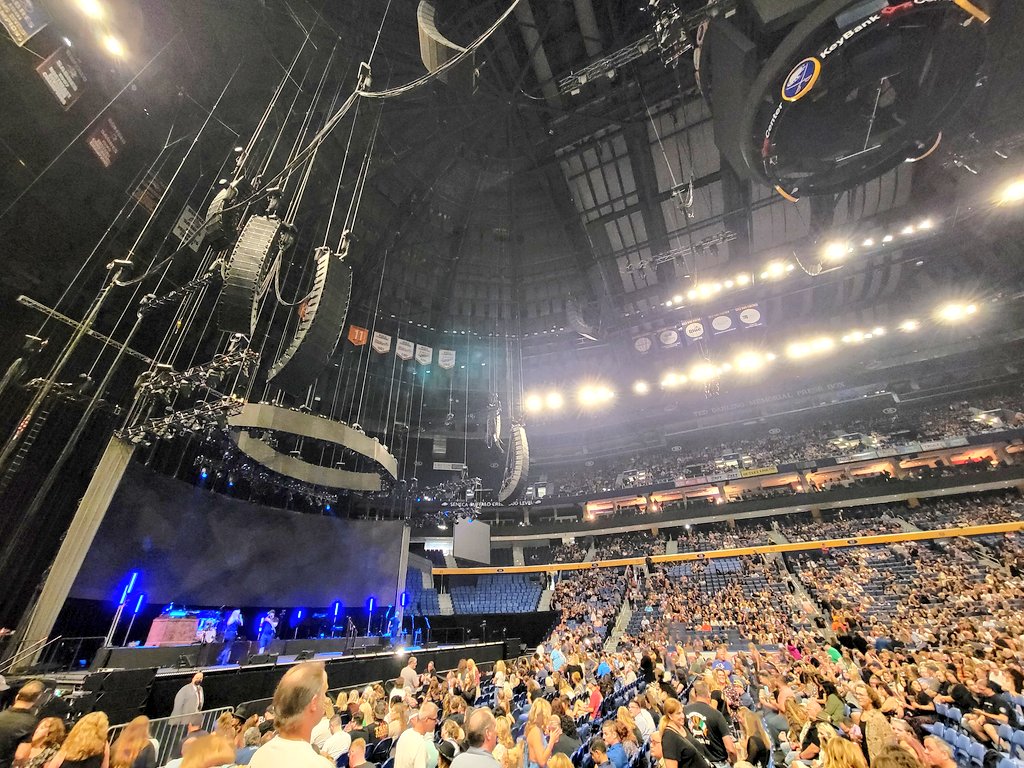 RobertReidJr's tweet photo. Where am I? #WheresRobbie https://t.co/1rHXgZhtKj