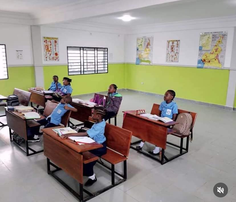 MimiMefoInfo's tweet photo. The school of the former Indomitable Lion Stephane MBIA in YaoundΓ© - https://t.co/fmjrfAlMQd
#StephaneMBIA #IndomitableLion #Yaounde #Cameroon #CameroonFootball https://t.co/Rwrk4fWJpL