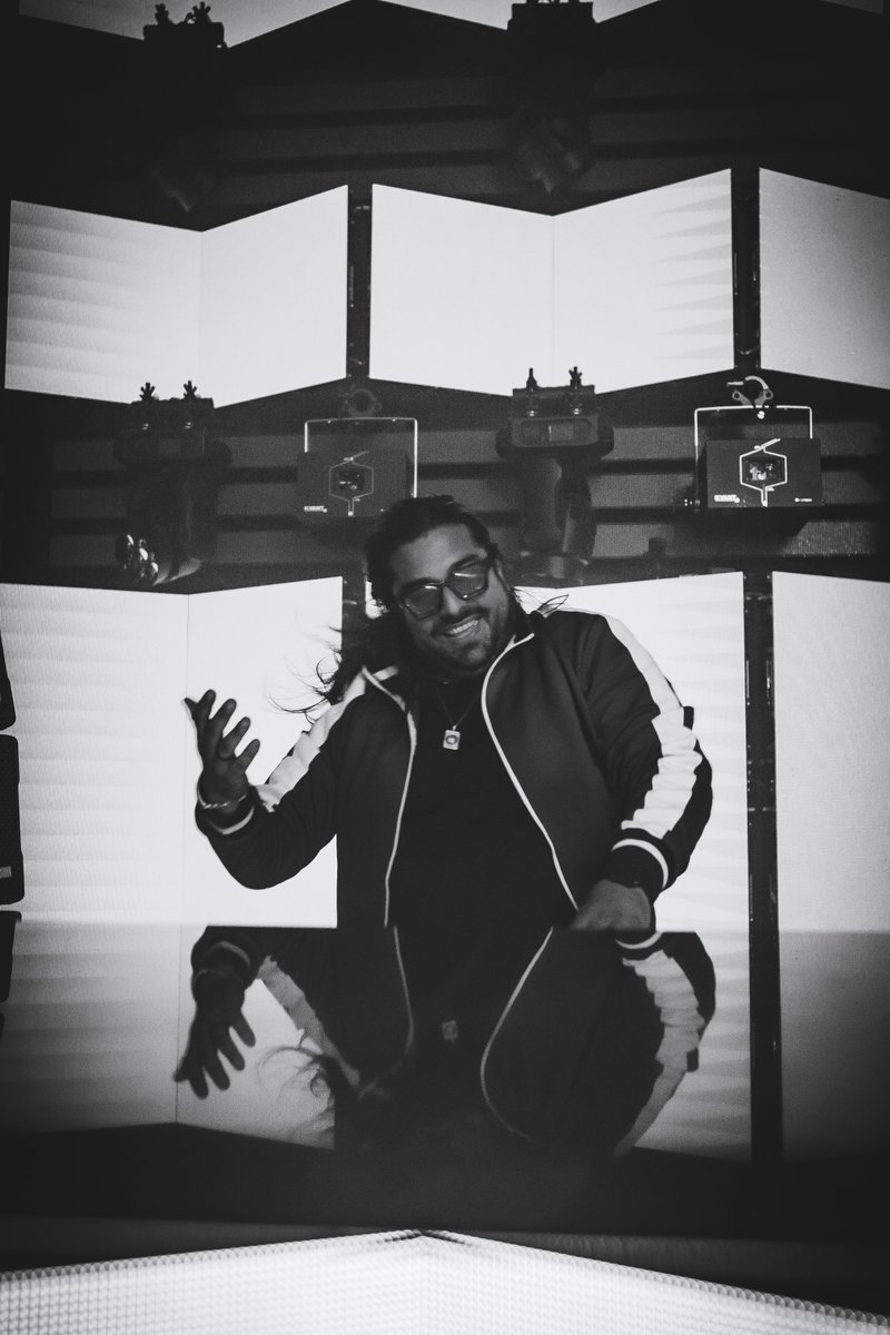 What happens when <a href="/trypbox/">TRYPBOX</a> and <a href="/GoshfatherTV/">goshfather</a> team up for a new house track?

he new single "In A Ferrari" on <a href="/Backroomrecs/">Backroom Records</a>!

We've got all the deets!

🖋️📖: <a href="/SamWolloch/">🗽🌙🚀⚽️ 𝕊𝔸𝕄✌💙🏳️‍🌈🤝</a> 

⚠️ LINK IN THREAD ⚠️
