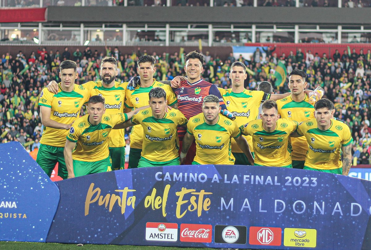 BianMirandsil's tweet photo. ✅Plantel sin recambio 
✅Sin Uvita Fernández 
✅Unsain vendido en plena competencia 
✅compitiendo 3 frentes 
✅técnico desconocido

Un corazón 💚 enorme como pocos, jugadores con sentido de pertenencia total. El equipo con más huevos del fútbol argentino 

Chapeau DyJ🔰 https://t.co/kCEadjgyBT
