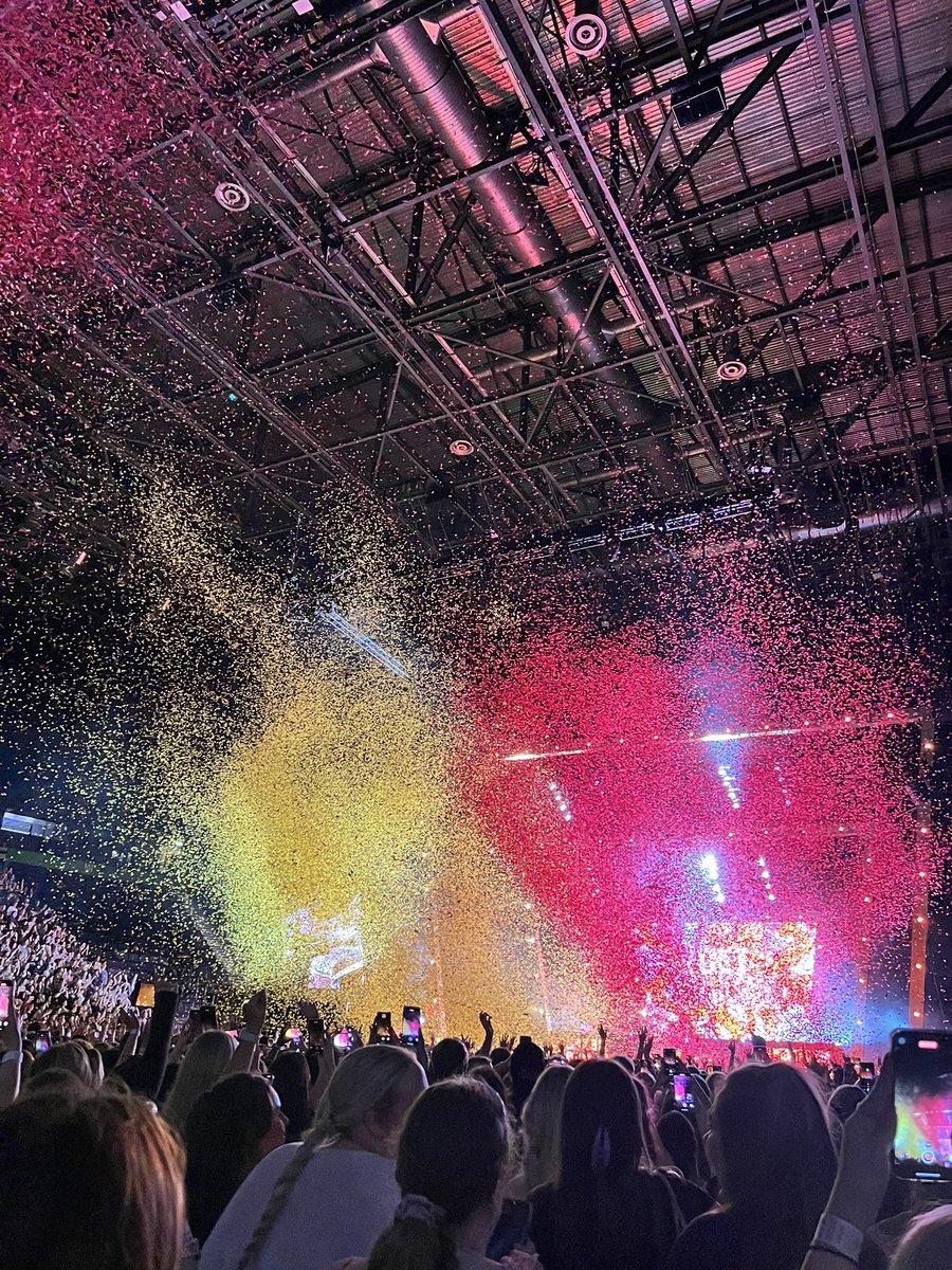 sorchaaaaa_xx's tweet photo. i will never forget tonight what a show 🫶🏻 #5sosmanchester @5SOS https://t.co/MS1RHe0CHh
