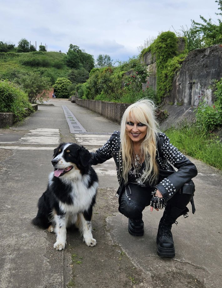 A person that mistreats animals can never be a good human being, one's actions towards animals reflect one's nature!
Happy #WorldAnimalDay
🐮🐷🐔🦑
🤘💪❤️🙏
#Love, #Doro

#doropesch
#warlock
#adoptdontshop
#peta
#animallovers
#animalliberation
#allweare
#happyworldanimalday