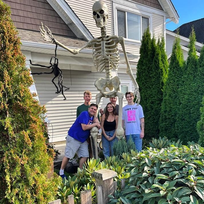 Happy October!  And a big Welcome Jack Bones to our family! 

#12footskeleton #12ftskeletonclub #halloween #happyoctober