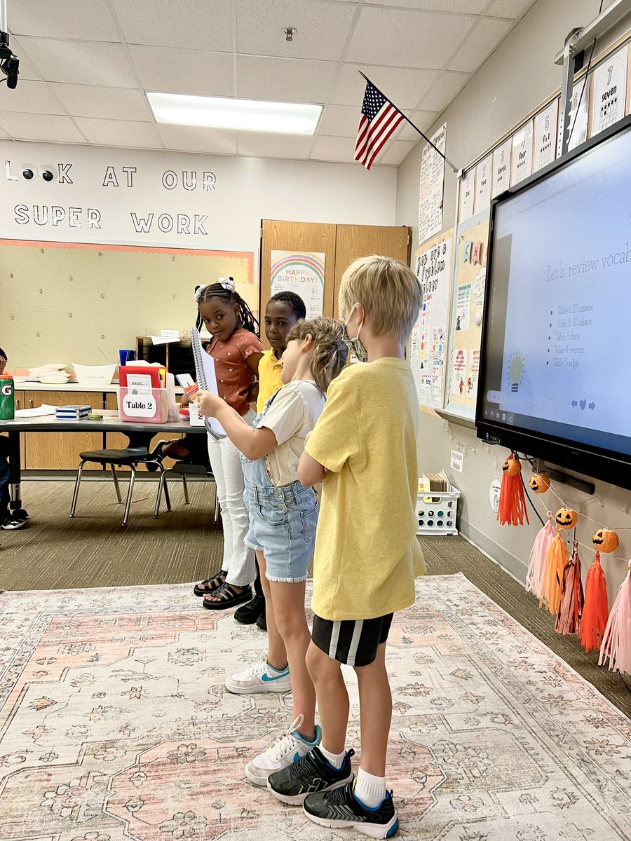 DES_Zlatich's tweet photo. Today students worked with their table groups to become masters in a geometry vocabulary! #DESisBEST #jigsawmethod https://t.co/TbHw9VkoH0