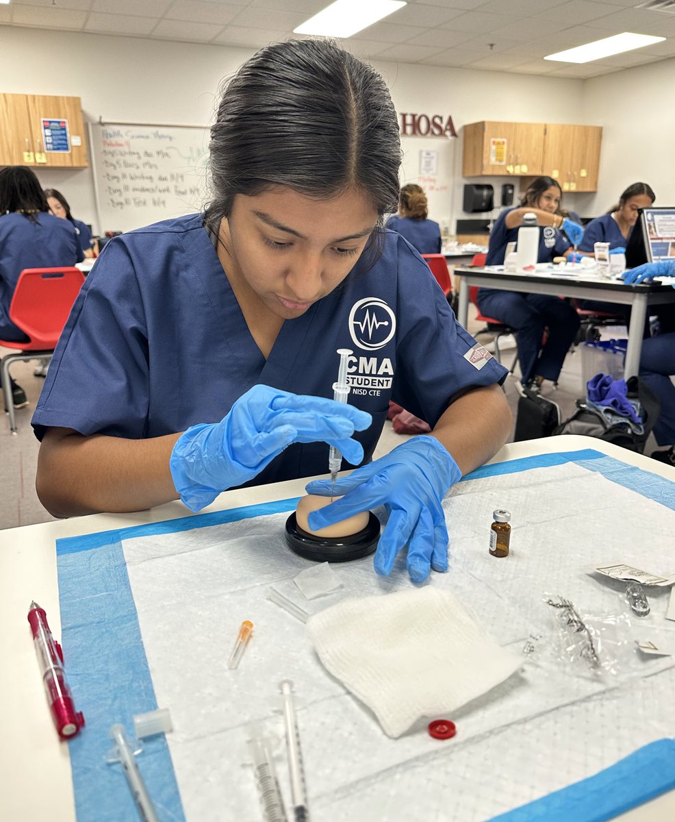ValentaNISD's tweet photo. Certified Medical Assistant practicum students are in full swing practicing injections as they prepare for their spring certification exams. 💉Dedication in action! #CMA #iamNISDCTE #futureready  #CertificationPrep @ByronNelsonHigh @EatonHighSchool @NHSTexans @NisdCTE https://t.co/TA9jQ2OaEm