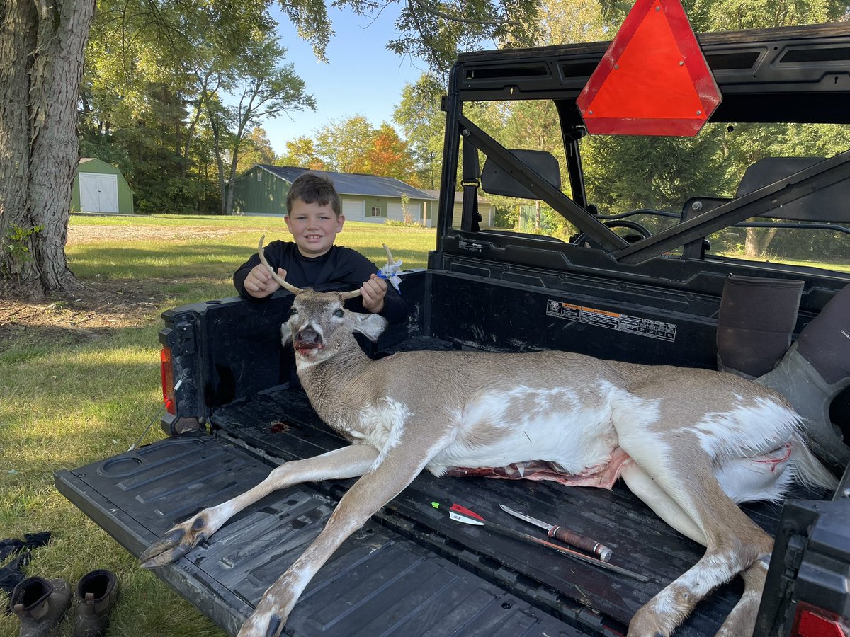 MillspaughNick's tweet photo. Brooks Millspaugh - East Central Indiana (October 1st 2023) 8 years old. @DruryOutdoors @taylordruryland @MWWhitetail #indianawhitetail #piebaldbuck https://t.co/xKMmBUUw5T