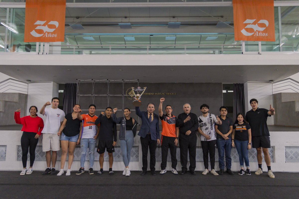 RectorUAX's tweet photo. Reconocí y agradecí el esfuerzo de todos nuestros deportistas que consiguieron el trofeo a la mejor delegación durante la Semana Leones 2023. Es un orgullo verlos portar con pasión y determinación los colores de nuestra universidad… https://t.co/lHyHFrL0YD
