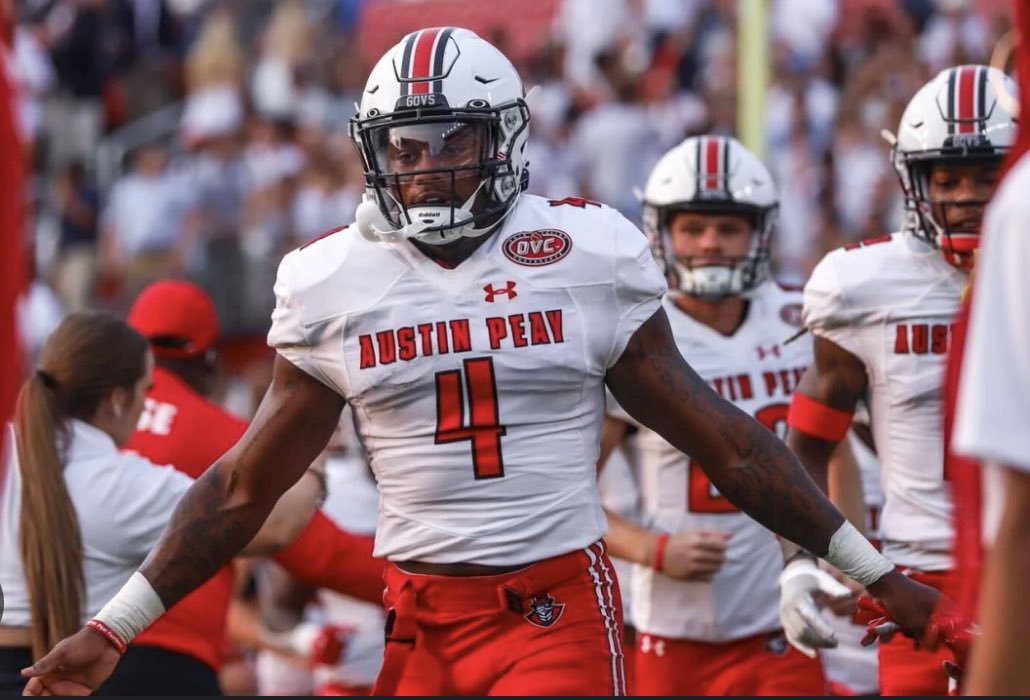 #AGTG After a great talk with @APSUCoachSW <a href="/CoachJones_Jr/">Coach Jones</a> I have received an offer to play at Austin Peay!!!⚪️🔴Go Govs! <a href="/Coach_Matthews_/">Darius Matthews</a> @KingdomMurray <a href="/SnowCollegeFB/">Snow College Badger Football</a>