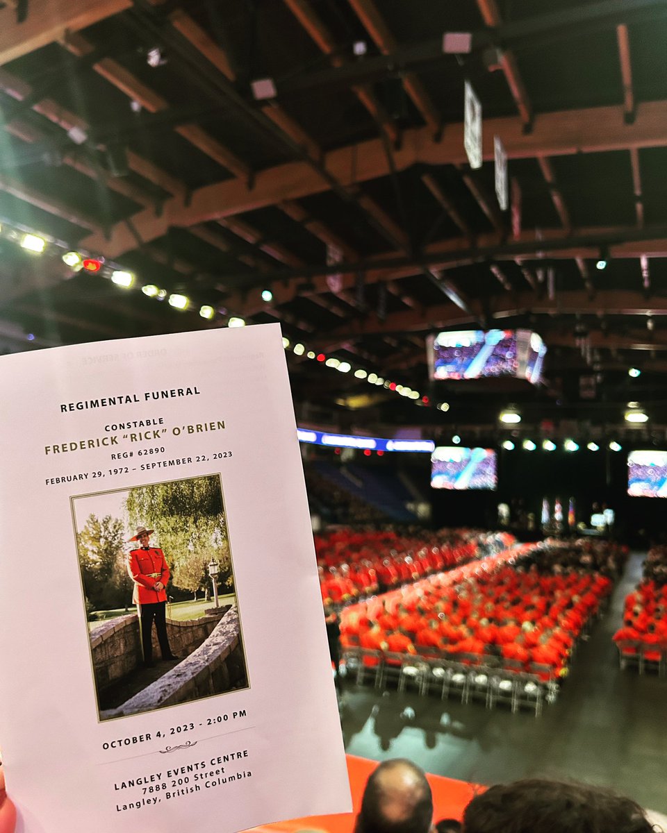 Today we stand shoulder to shoulder with our law enforcement and first responder family as we celebrate the life of Cst. Rick O’Brien. 💙
#heroinlife <a href="/RidgeRCMP/">Ridge Meadows RCMP</a>