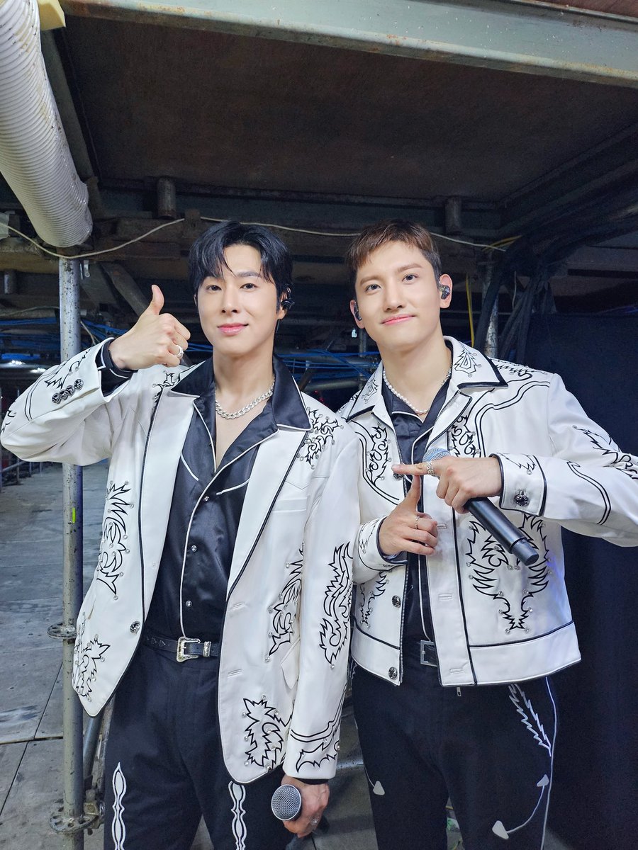 กรี๊ดดดดดดด ในที่สุด TVXQ! คัมแบ็คก็เป็นจริงสักที TVXQ! 2023 มันมีจริงค่ะหมออัลบั้มเต็ม / คอนวันครบรอบ / นิทรรศการของทงบังชินกิ ยิ่งใหญ่ เกรียงไกร ❤❤

การกลับมาของ TVXQ! และของขวัญสำหรับแฟนๆ กับอัลบั้มที่ระลึกครบรอบ 20 ปีของการเดบิวต์ ซึ่งจะวางจำหน่าย 26 ธันวาคมนี้