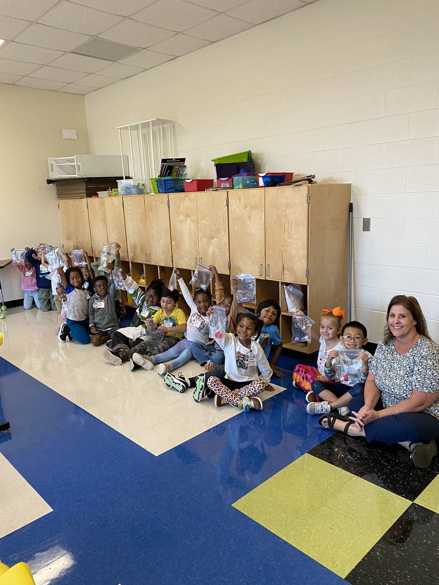 longcreek_cms's tweet photo. Today some of our Mighty Mustangs visited the PBIS store to spend their PBIS points! PBIS is an acronym for Positive Behavioral Interventions and Supports; students earn points for making good choices, exhibiting model behavior, and helping their classmates. #mightymustangsrock https://t.co/qzXbqBRNPm