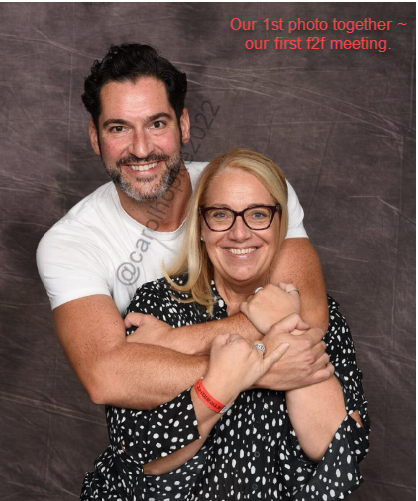 CarolHopke's tweet photo. Final post of the day: Copious amounts of gratitude for one of the kindest humans ~ he goes out of his way to make you feel comfortable, to feel special, to feel seen, to feel heard. Such a pure heart &amp; beautiful soul! Thank you, Tom!❤️

#fandomsolidarityday #TomEllis #BestHugger https://t.co/C9dd40oIpe
