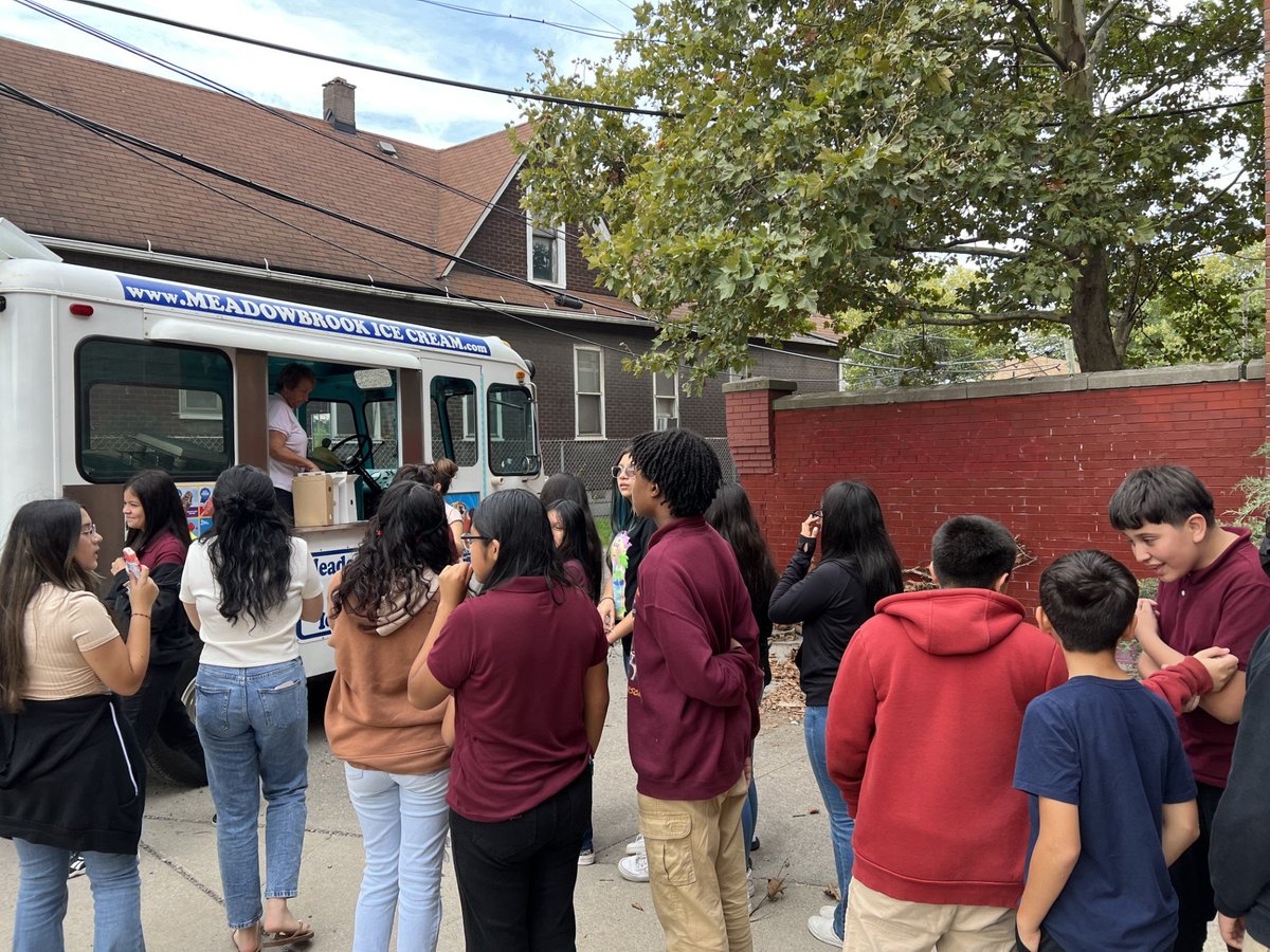 AoAInDetroit's tweet photo. #CountDay at AOA began with some competitive grade level #tugofwar matches and ended with some delicious ice cream from the Meadowbrook Ice Cream Company!!!
#DPSCDCountDay2023 #RiseUp
@detroitk12 https://t.co/ohX9VtPUJ4