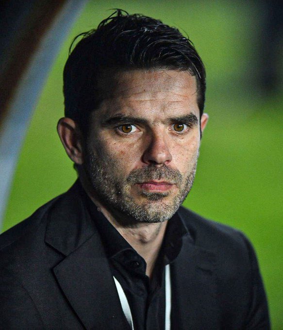 tomasvarela22's tweet photo. Alguien sabe cuándo Gago va a despedirse públicamente de Racing y sus hinchas? Tiene que ser muy agradecido y no debería esconderse. 

Racing fue el equipo que le dio la oportunidad de dirigir a un grande luego de fracasar en Aldosivi. https://t.co/nSSNVUU1B6
