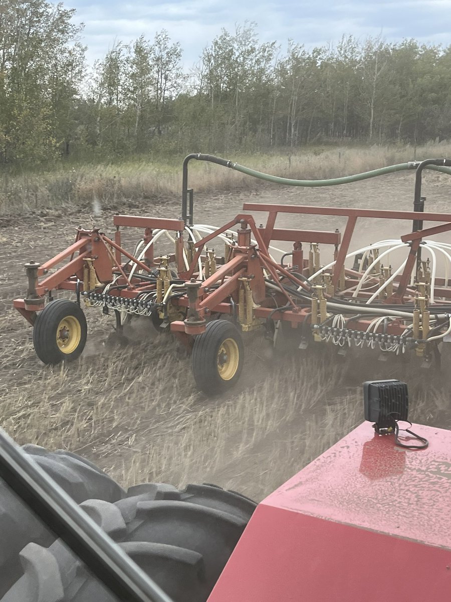 DarcyFriesen65's tweet photo. @DeobaldPhil @gowancanada @TeamSASKGOWAN #EdgeMicroActiv going down ahead of some winter #camelina https://t.co/Dq2VeFaDcq