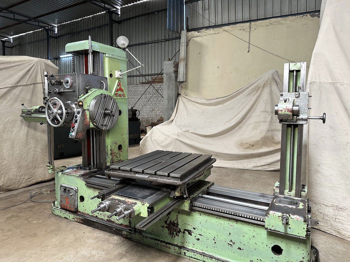 Horizontal Boring Machine - TOS H63 - Table Size 905 mm x 710 mm

#horizontalboringmill #horizontalboring #horizontalboringmachine #horizontalborer #horizontalboringmills #boringmachines #tosczech #tosboringmill #tosh63 #madeinczechoslovakia #madeinczech #engineering