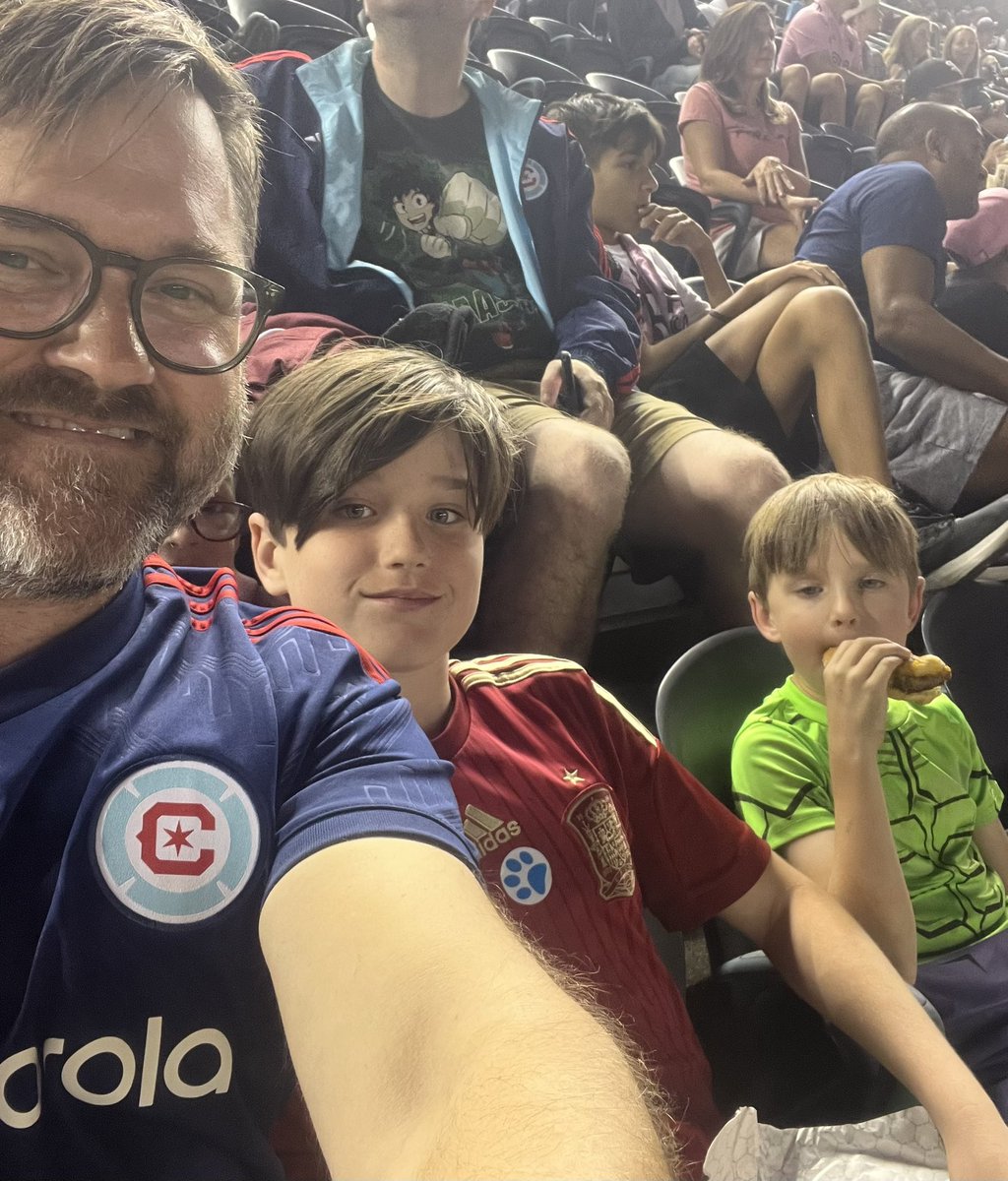 teddstrom's tweet image. Beautiful night for a Fire 🔥 win #cf97