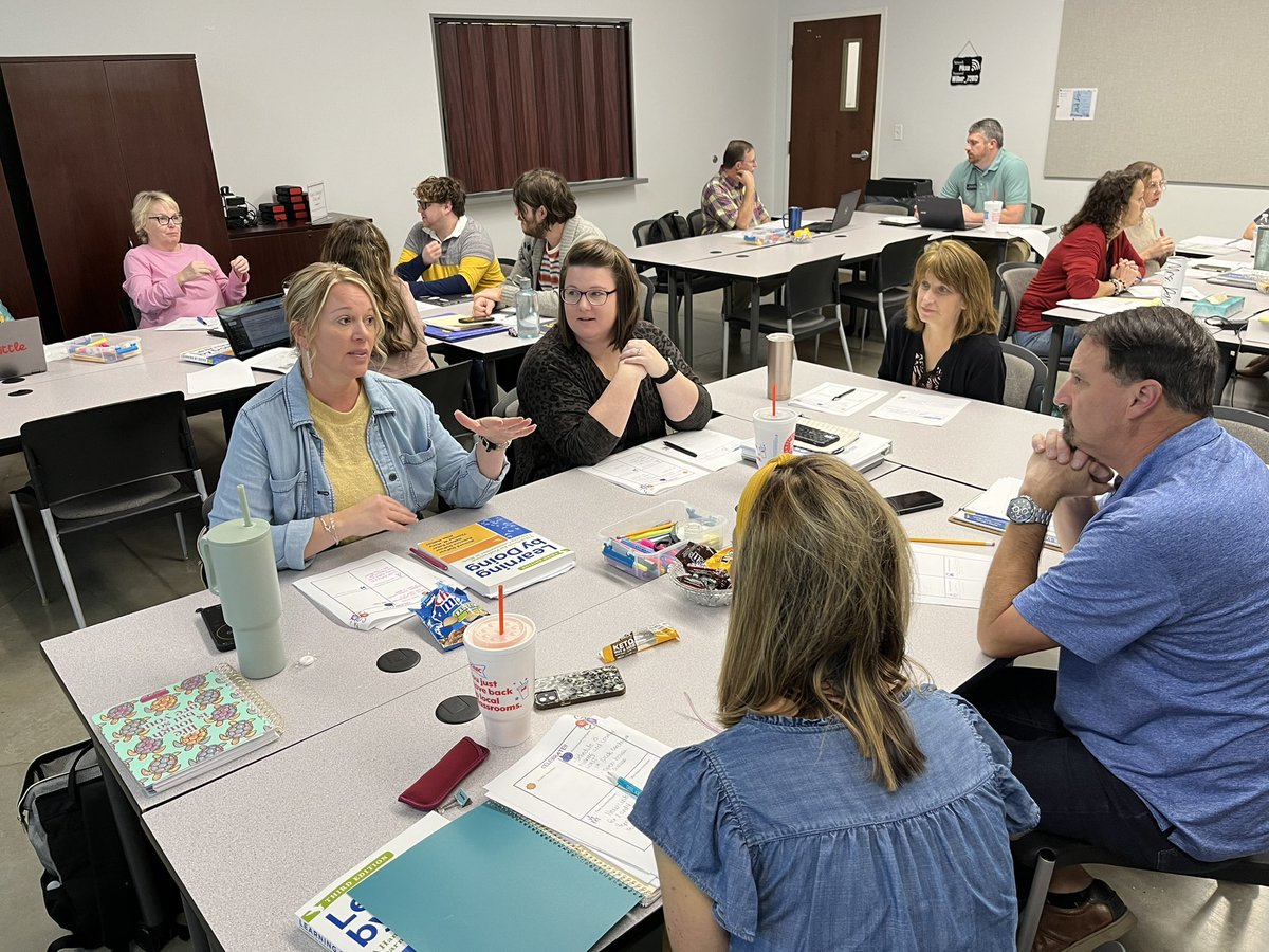 BrigLeane's tweet photo. Singletons in a PLC Day 2! 
Teachers making connections &amp; sharing student work with same subject colleagues around the region in Beebe, AR  @ArkansasEd #atplc #plc4ar @SolutionTree https://t.co/Xw1FgQomtw